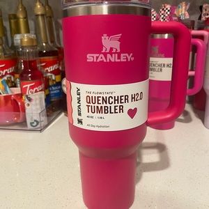 40oz Stanley-Stainless Steel H2.0 Flowstate Quencher Tumbler-Cosmo Pink